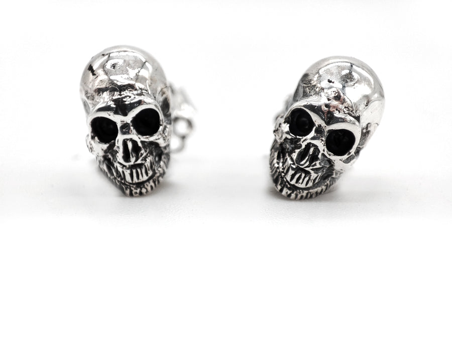 Middle skull earrings